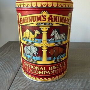 Barnum’s Animals Crackers vintage crackers tin. 2002. Good condition. $10
